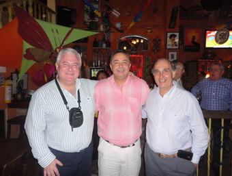 Dres. Luis Méndez Uriburu, Jaime Madrid Jaramillo y Sergio Lucino en el cierre social del Congreso.