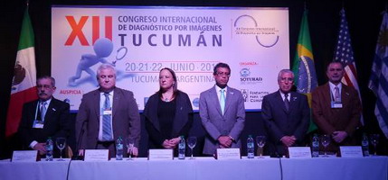 Dr. Luis D Tacconi (Secretario Comité Organizador), Prof. Dr. Sergio Lucino (Presidente FAARDIT), Dra. Gloria Soto Giordani (Presidente del CIR), Dr. Fernando Avellaneda (Secretario del Min. de Salud Pública), Dr. José A. Remis (Facultad de Medicina UNT), Prof. Dr. Nicolás Mercado Nieto (Presidente del Comité Organizador).