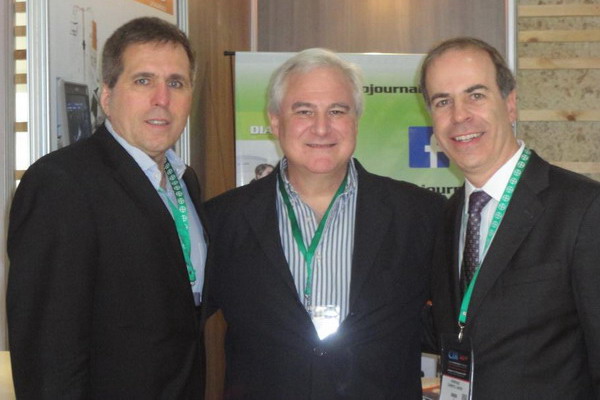 Dres. Henrique Carrete Junior y Antonio Carlos Matteoni de Athayde, Junto al Dr. Sergio Lucino